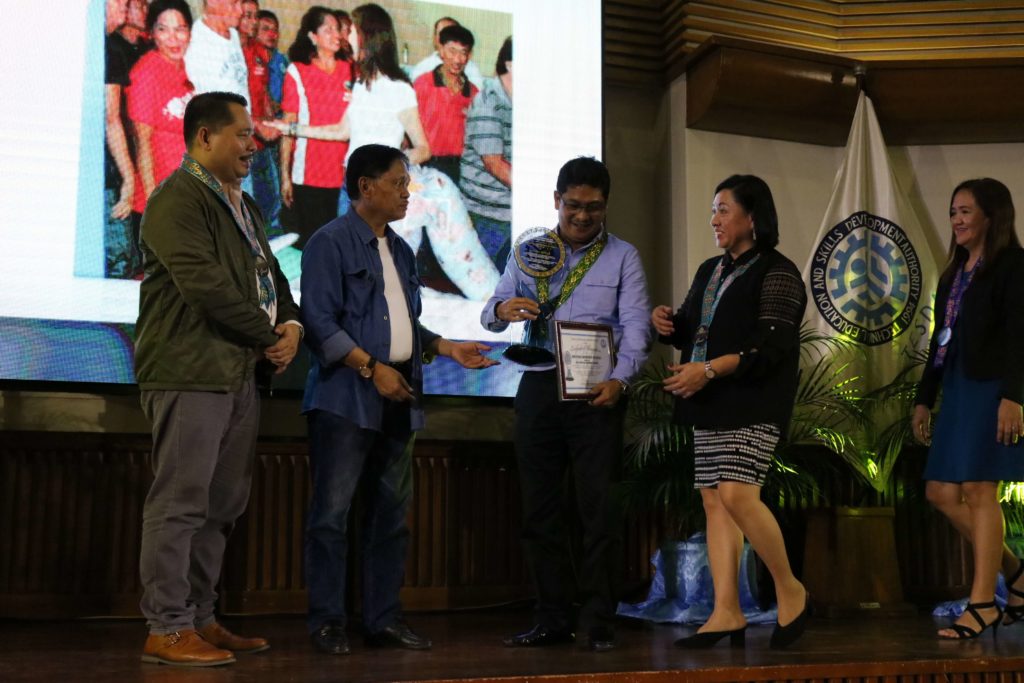 Tarlac Provincial Government Wins 2018 TESDA National Kabalikat Award